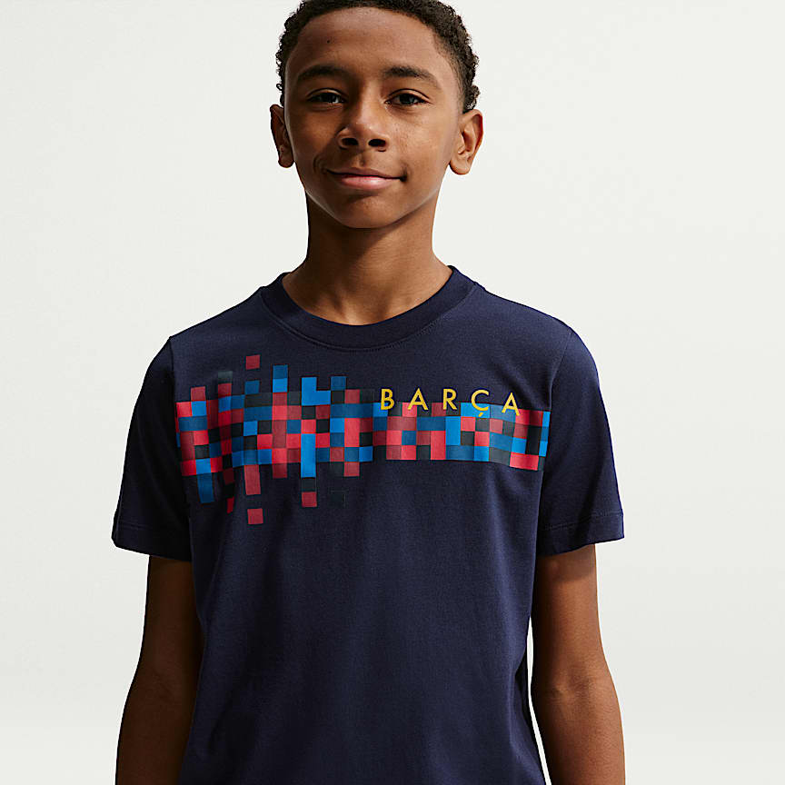 Nike FC Barcelona Mサイズ シャツ FC Barcelona Men's Nike Soccer T-Shirt. Nike.com